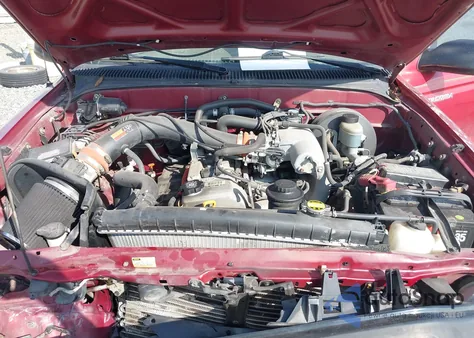 2004 Toyota Tacoma Prerunner z USA, uszkodzony, nr VIN 5TENM92N74Z418908